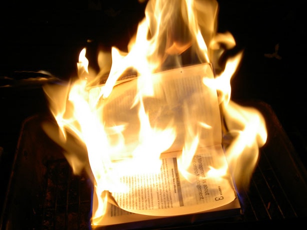 soutez_book_burn