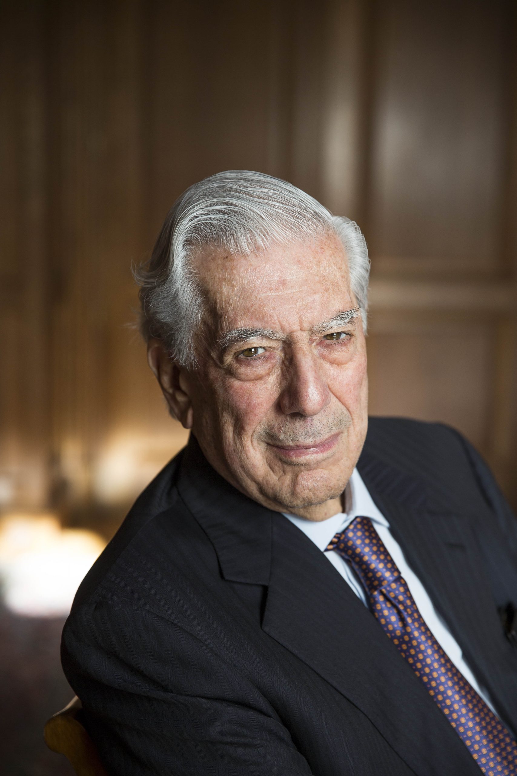 Mario Vargas LlosaCLisbeth Salas