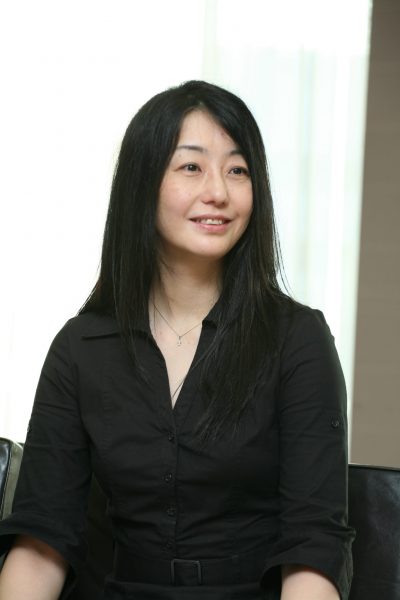 Hiromi Kawakami (c) Bungeishunju Ltd